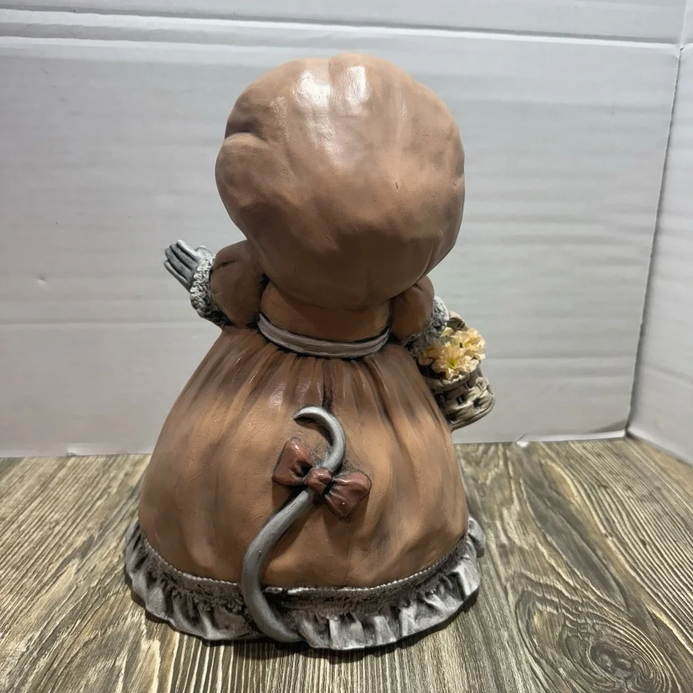 Vintage Ceramic Kitchen Mouse Figurine Country Farm Decor Fake Flowers